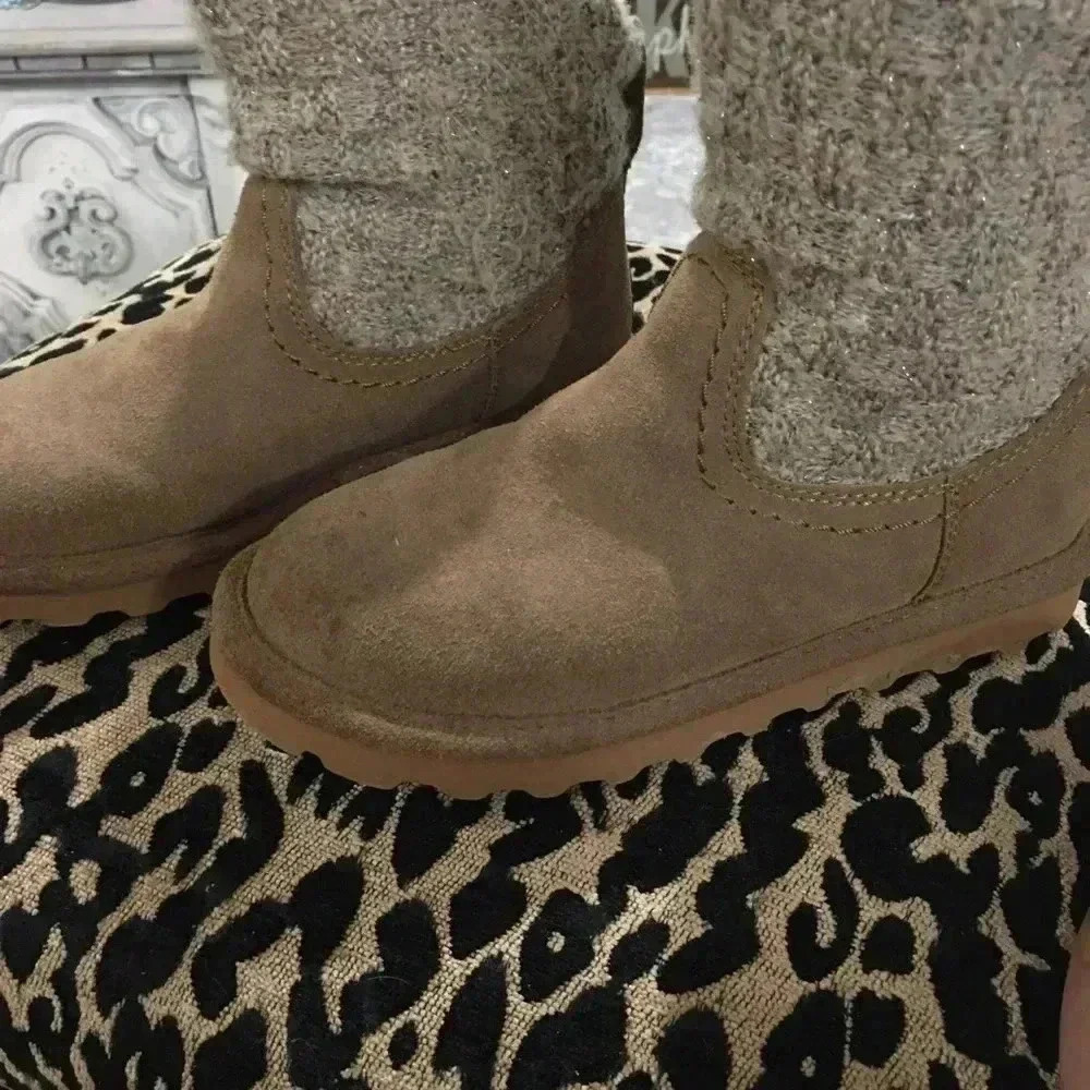 Bearpaw boots booties 6 suede wool
